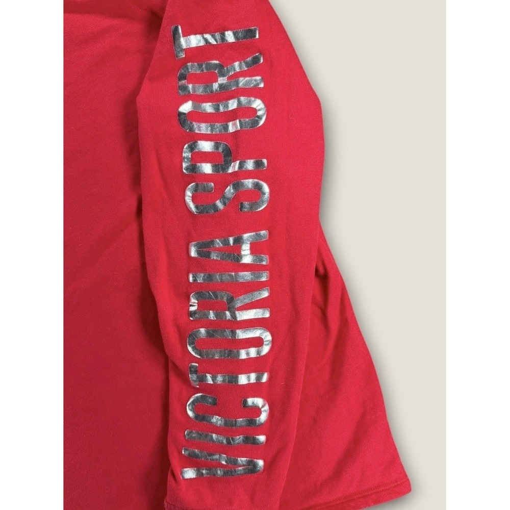 Victoria Sport Women's L Red Long Sleeve Top Silver Spellout Graphic Sleeve - Picture 8 of 8